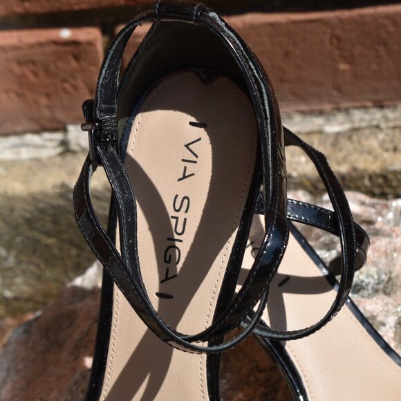Via Spiga Leesa Black Patent Leather Ankle Strap Heels Size 9 - Picture 2 of 16